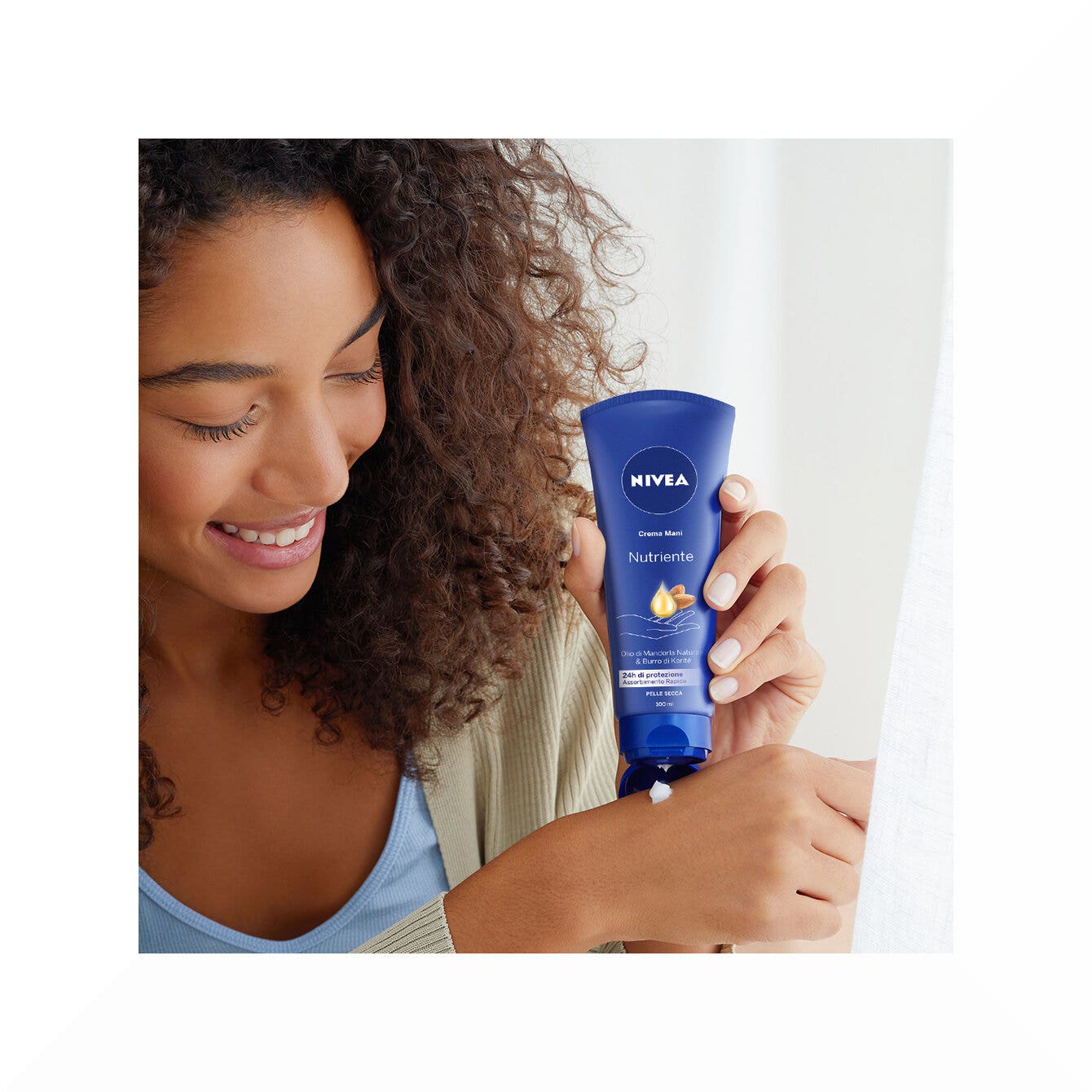 Nivea Crema Mani Nutriente Idratante E Profumata Arricchita Con Olio Di Mandorla 100ml