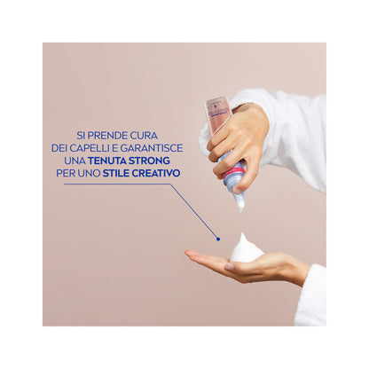 Nivea Styling Mousse Flexible Curls&care Schiuma per la Cura Capelli Ricci Extra Forte 150ml